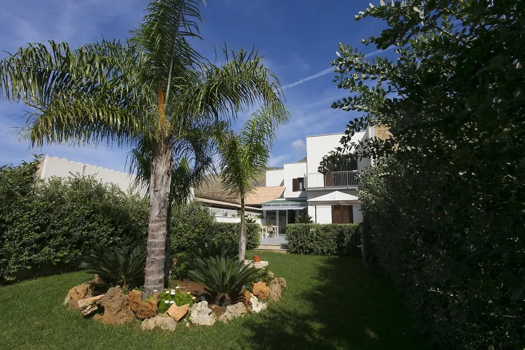 Rotte E Sentieri B&B Castelluzzo Bed & Breakfast