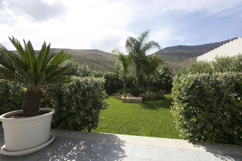 Rotte E Sentieri B&B Castelluzzo Bed & Breakfast